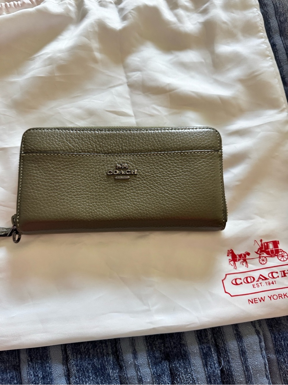 COACH Olive Green Pebbled Leather Shoulder Bag - Picture 4 of 10